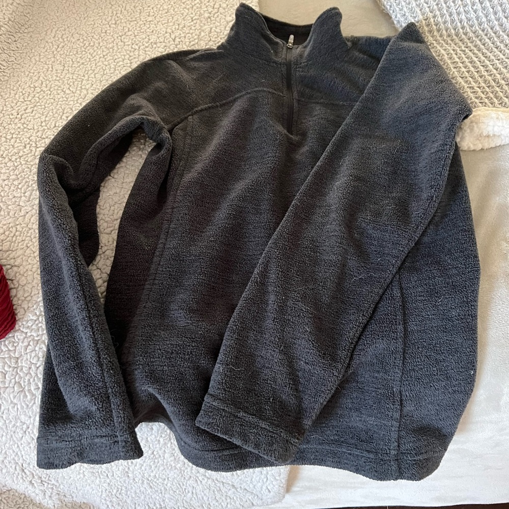 Woman’s fleece pull over